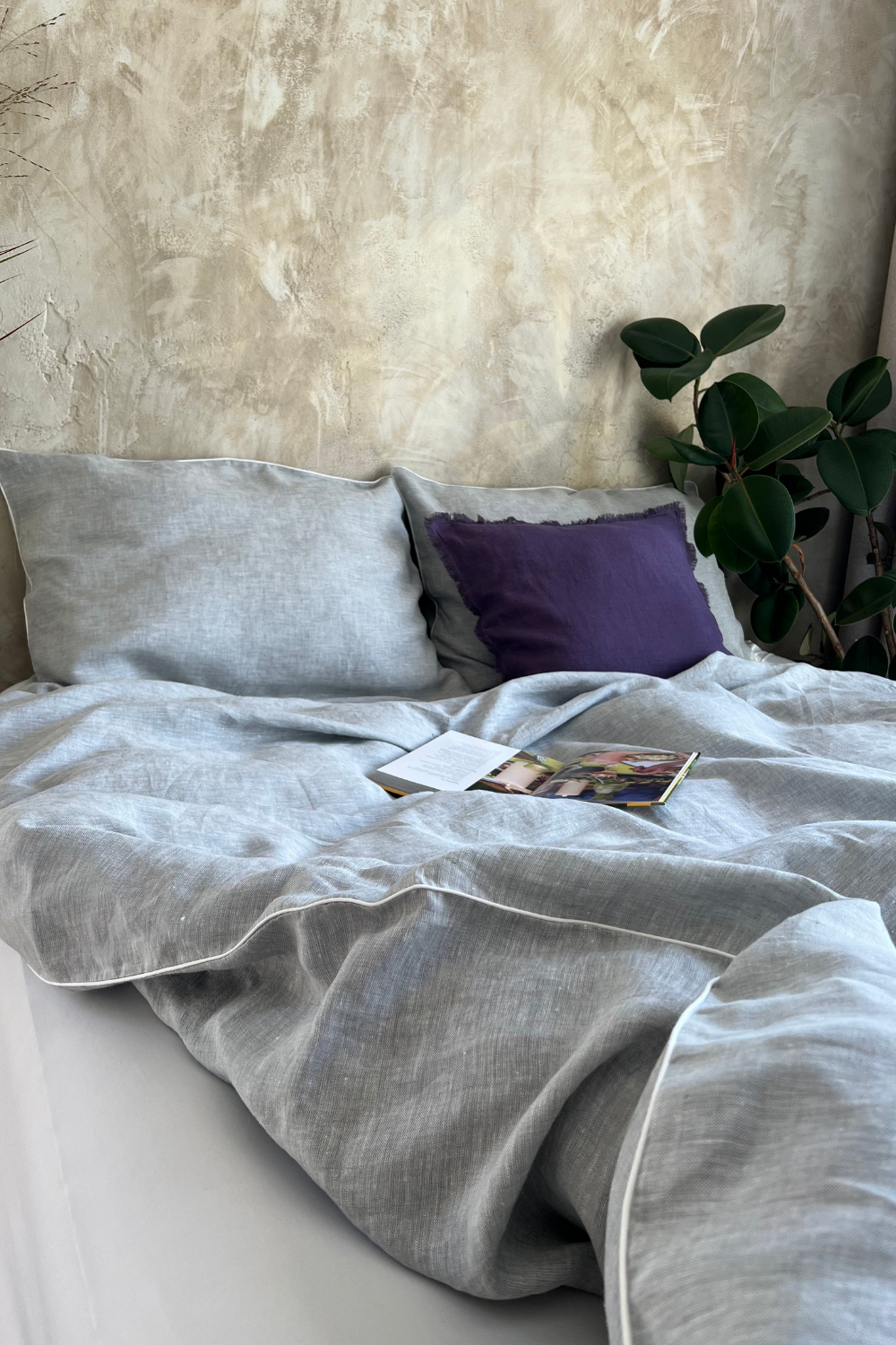 Linen bedding set