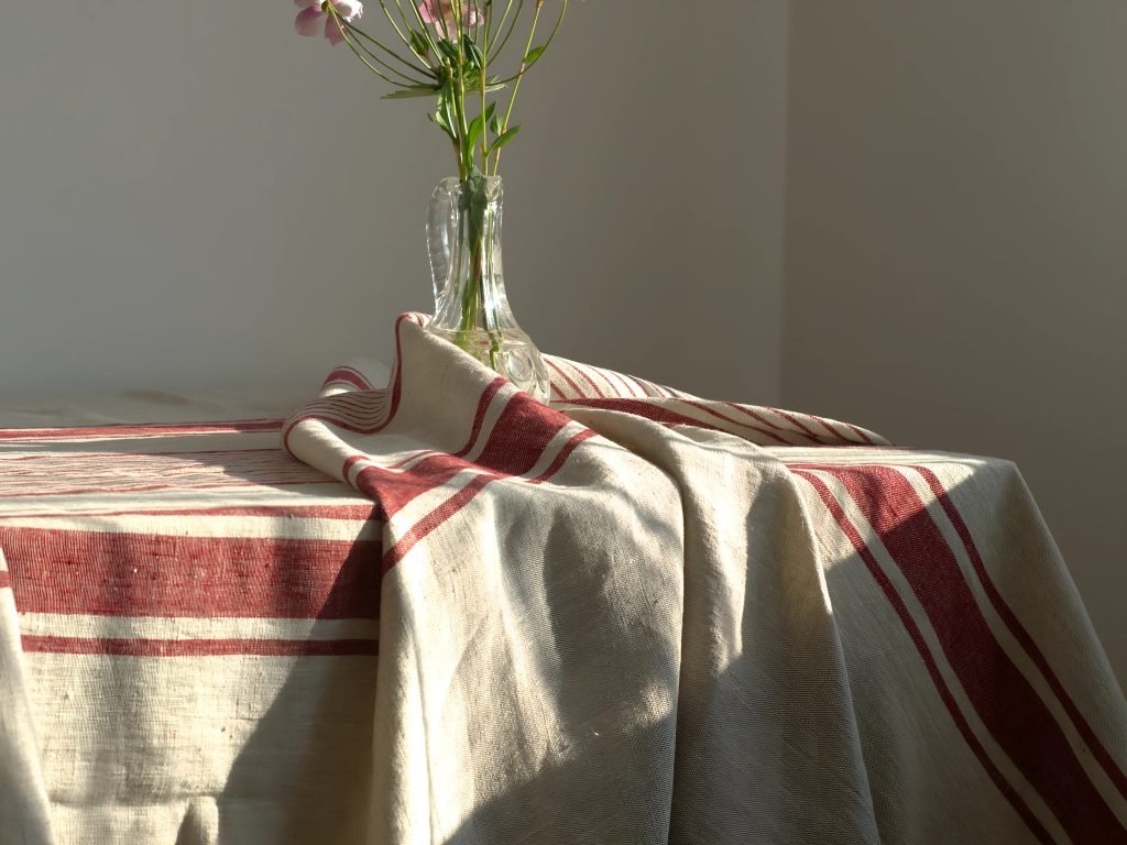 rustic-linen-table-cover