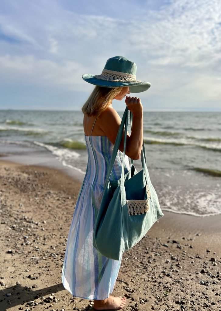 Linen tote bag and hat Linen-tote-bag-and-hat